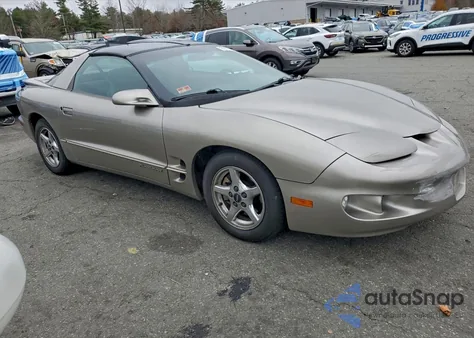 2001 Pontiac Firebird z USA, uszkodzony, nr VIN 2G2FS22KX12134338